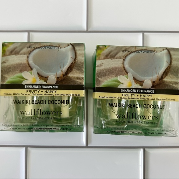 Waikiki Beach Coconut Wallflowers 2-Pack Refills - Picture 2 of 5